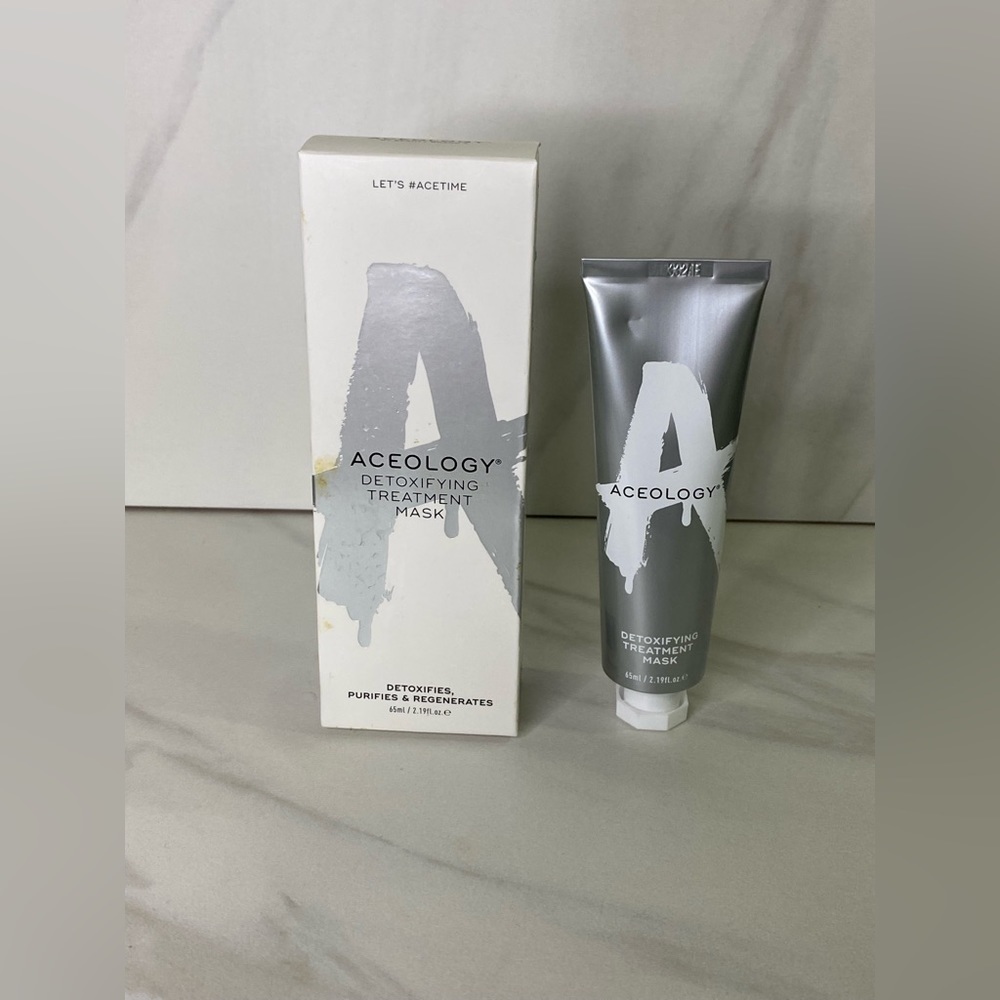Aceology detoxifying treatment mask